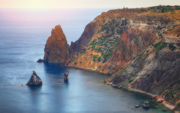 Quelles sont les meilleures options de capes pour une tenue d'automne élégante et pratique?