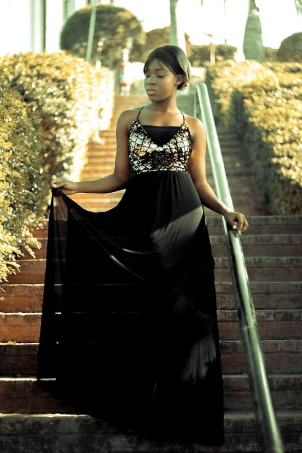 Quelles sont les clés pour choisir des vêtements adaptés à un cocktail sur un yacht?